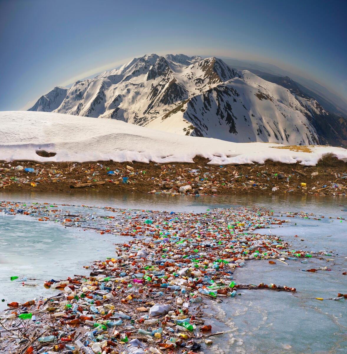 WWF: encuesta ubica a Chile entre los países que más apoyan un tratado con reglas globales contra la contaminación plástica