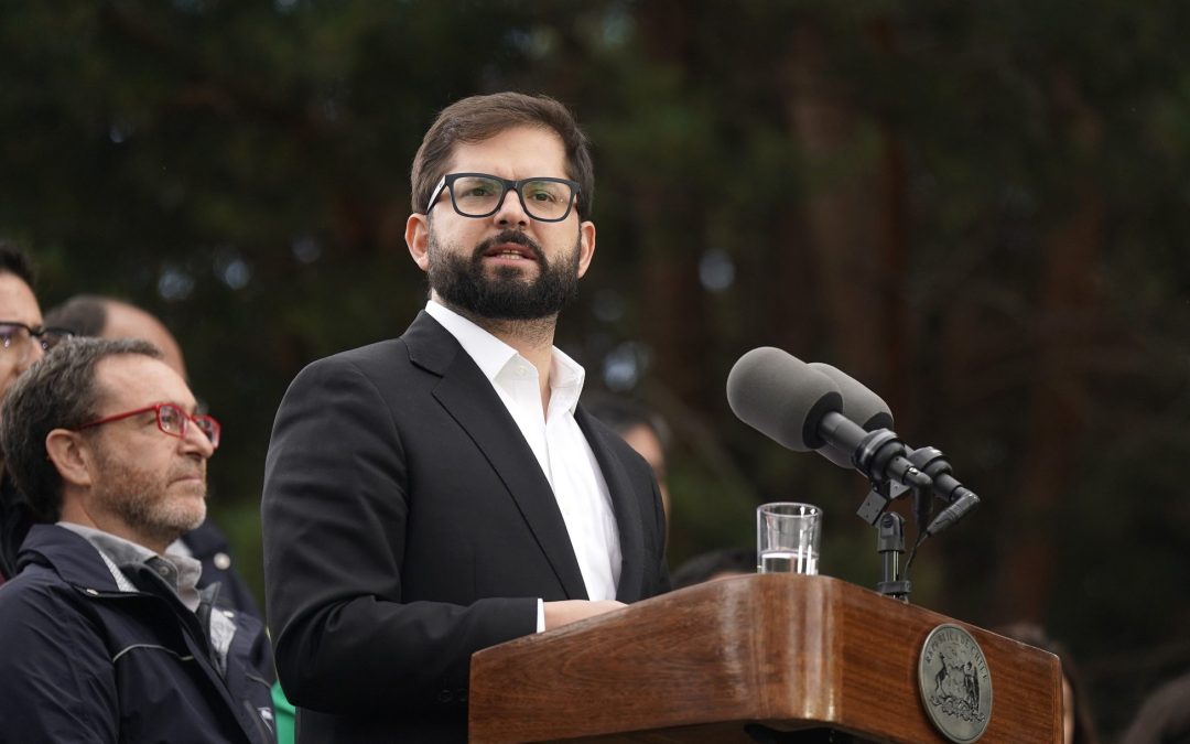 Cadem: Aprobación del Presidente Boric sube a 32% (+2pts) y desaprobación cae a 61% (-3pts), su mejor semana desde noviembre 2022