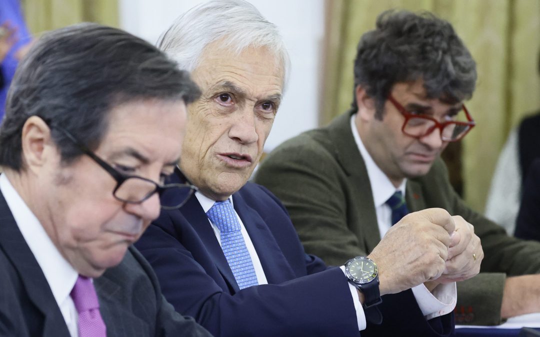 Expresidente Piñera instó a consejeros a dejar de lado los prejuicios y buscar acuerdos amplios