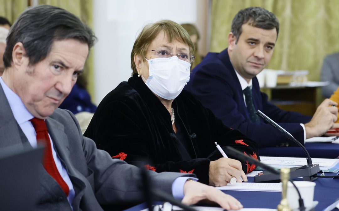 Ex Presidenta Bachelet sobre anteproyecto de la Comisión Experta: «Si fuera algo parecido a esto, votaría a favor»
