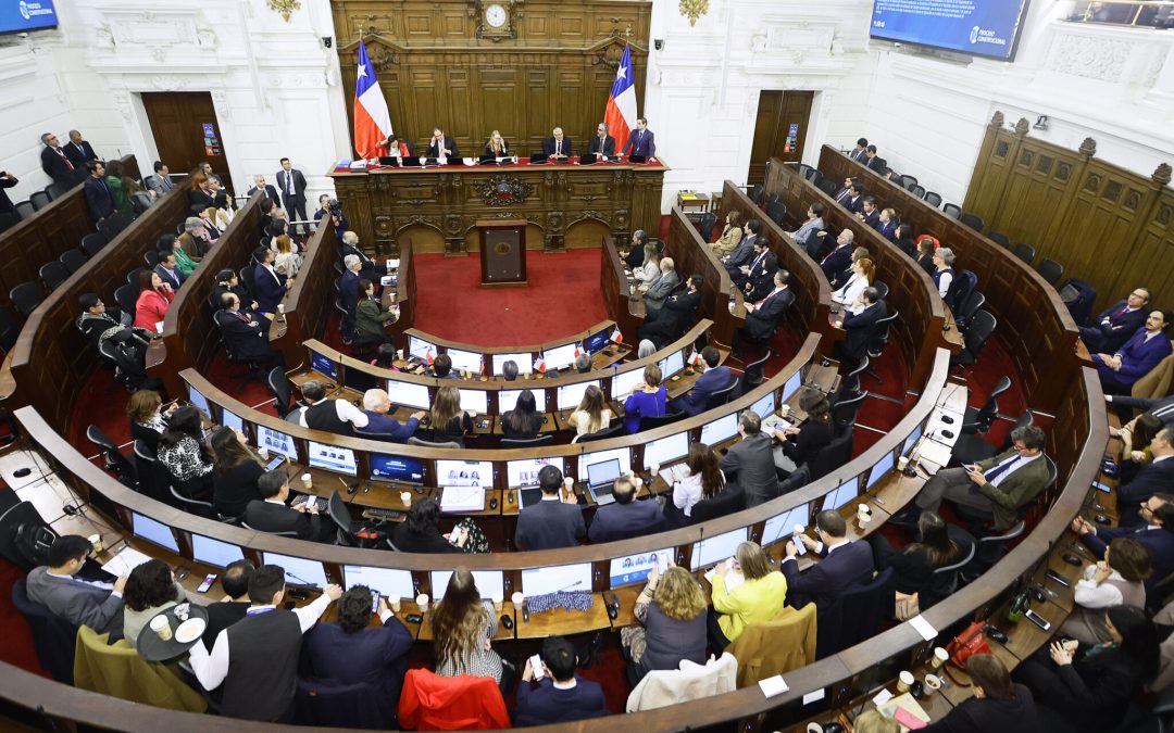 Plebiscito: 23% votaría a favor, 57% en contra y 20% no sabe o no responde