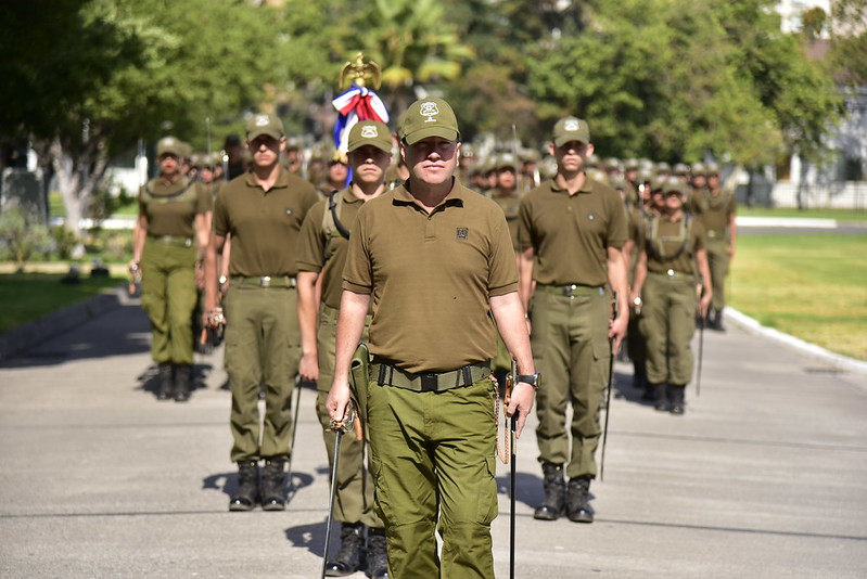 Encuesta Bicentenario 2023: Aumenta el conflicto, mayor violencia, baja tolerancia, y crece la confianza en Carabineros y Fuerzas Armadas