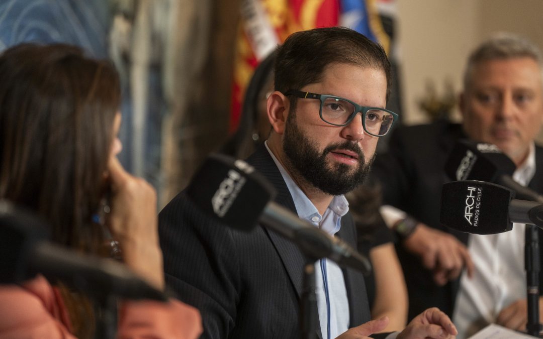 Cadem: Aprobación del Presidente Boric cae 6pts a 24% y llega a su nivel más bajo desde que asumió en marzo de 2022