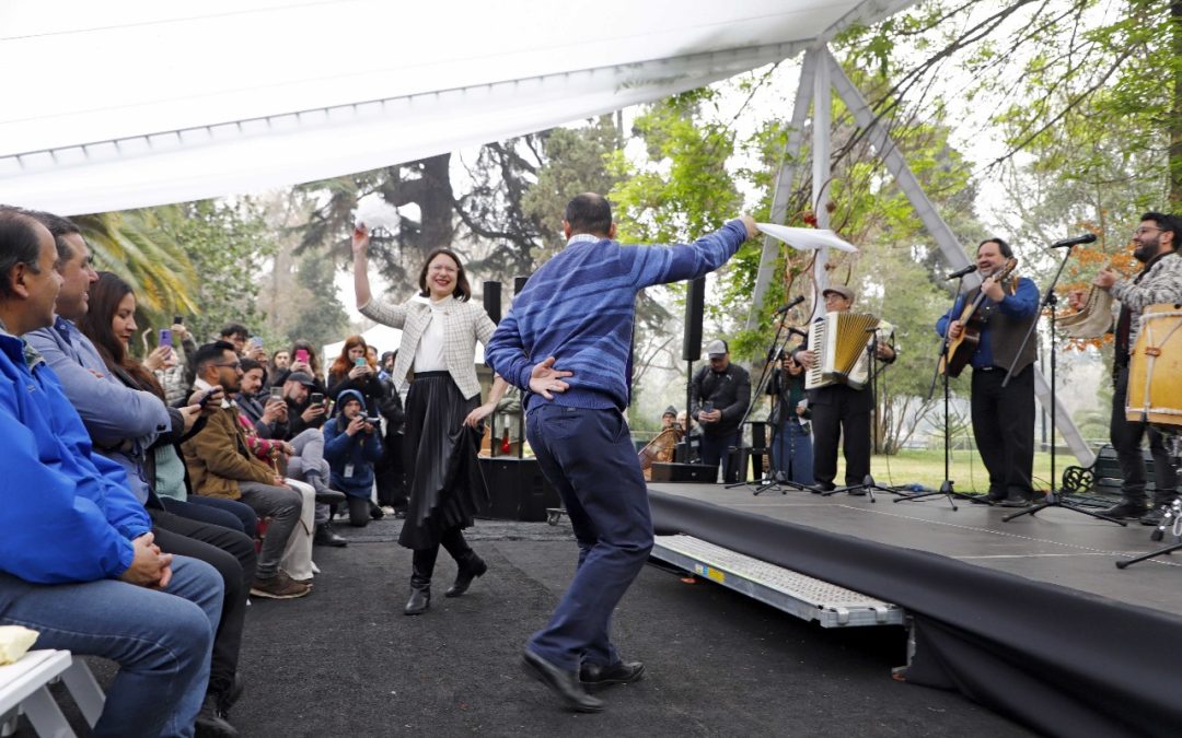 Dan a conocer artistas y detalles de las fondas del Parque O’Higgins 2024