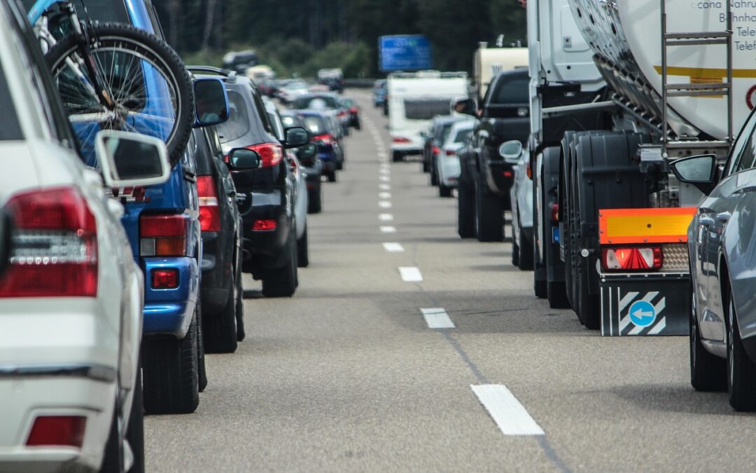 Gobierno refuerza medidas de contingencia en carreteras ante masiva salida de cerca de 800 mil vehículos por Año Nuevo