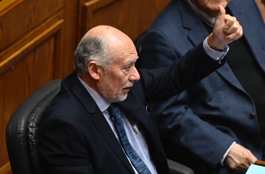 Senador Flores destaca nueva ley que combate la inseguridad en carreteras y autopistas, permitiendo modificar contratos con concesionarias