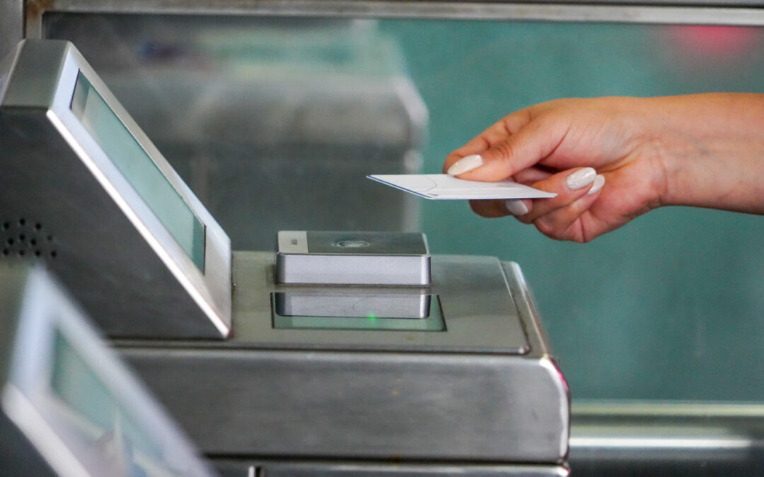 MTT anuncia incorporación de pago con tarjetas bancarias en transporte público