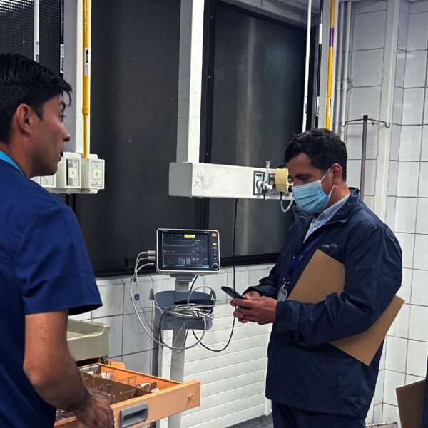 Fiscalización en terreno: pacientes de urgencia de Hospital San José pueden esperar hasta 18 horas para ser atendidos