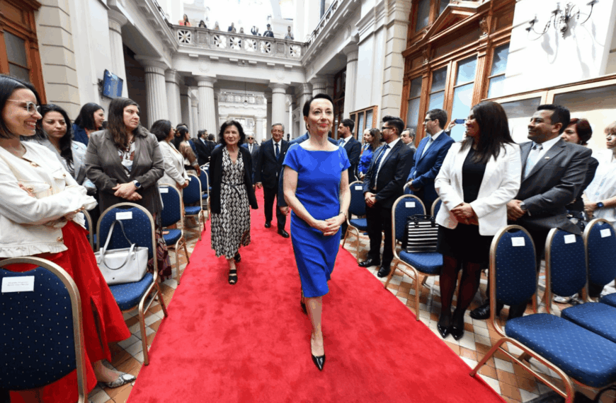 Presidenta de la Corte Suprema : “La opción por la judicatura exige de juezas y jueces subordinar nuestros intereses particulares al bien común”