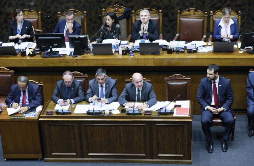 Senado despacha medidas para contener el alza del kerosene