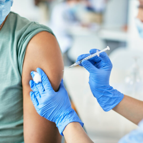 Curvas superpuestas de virus respiratorios complejizarían panorama para grupos de riesgo durante el invierno